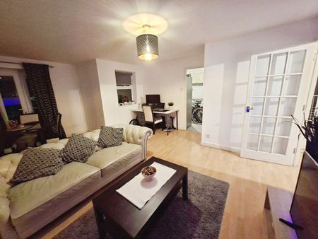 Room in a Shared Flat, Corbidge Court, SE8 - Photo 4