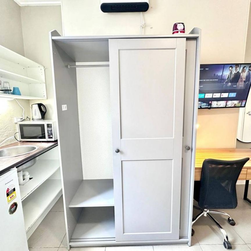 Ensuite Room for Rent in the Heart of Oxford Street - Photo 1