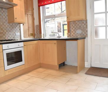 2 bedroom terraced house to rent - Photo 2