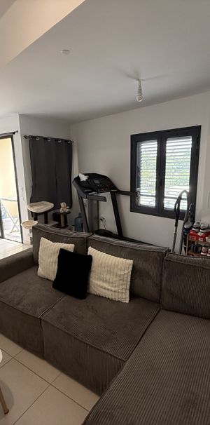 Location Appartement 2 pièces 42m² ST DENIS 97490 - Photo 1