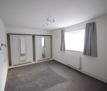 1 bedroom ground floor flat to rent - Photo 2