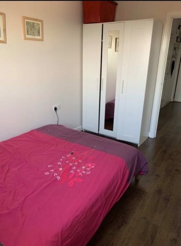 Room in a Shared Flat, Tarves Way, SE10 - Photo 3