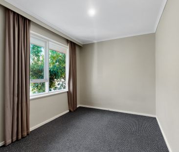 Low-Maintenance Living in Prime Glen Huntly Location - Photo 1