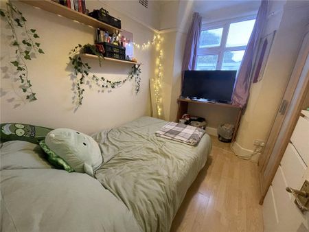 4 bedroom detached house to rent - Photo 4