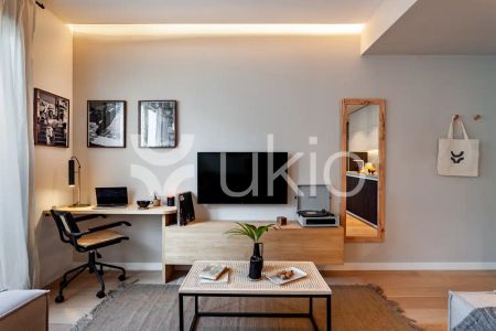 Apartamento de alquiler en Carrer de Josep Torres, Vila de Gràcia - Photo 2