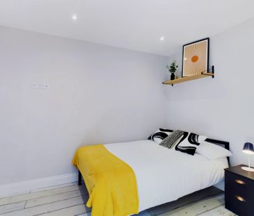 Flat 9 - 4 Bedroom House - Photo 2