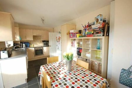 3 bedroom terraced house to rent - Photo 5