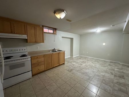 For Lease - 43 Windmill Boulevard, Brampton, Ontario - Photo 2