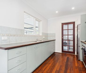 Coastal Living at Its Best! - Photo 4