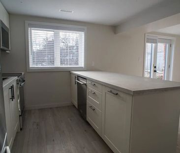For Lease - 200 John Street Unit# B, Bradford West Gwillimbury, Ont... - Photo 1
