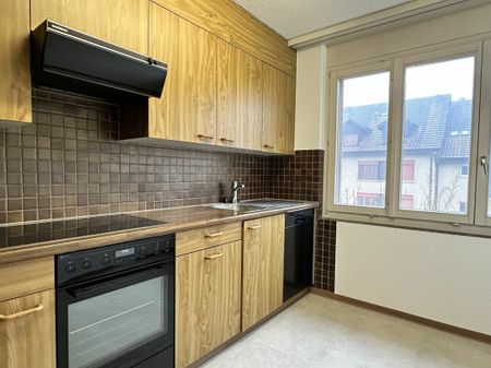 Geräumige 3 1/2 Zimmer-Wohnung an ruhiger Lage - Photo 2