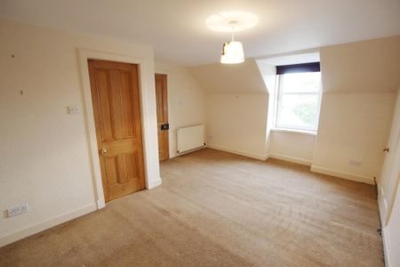 4 bedroom farm house to rent - Photo 3