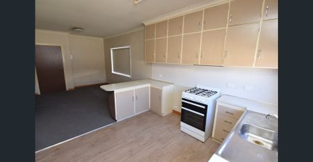 Easy Living - Photo 2