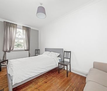 Brant Houses, Greenwich, SE10, London - Photo 5