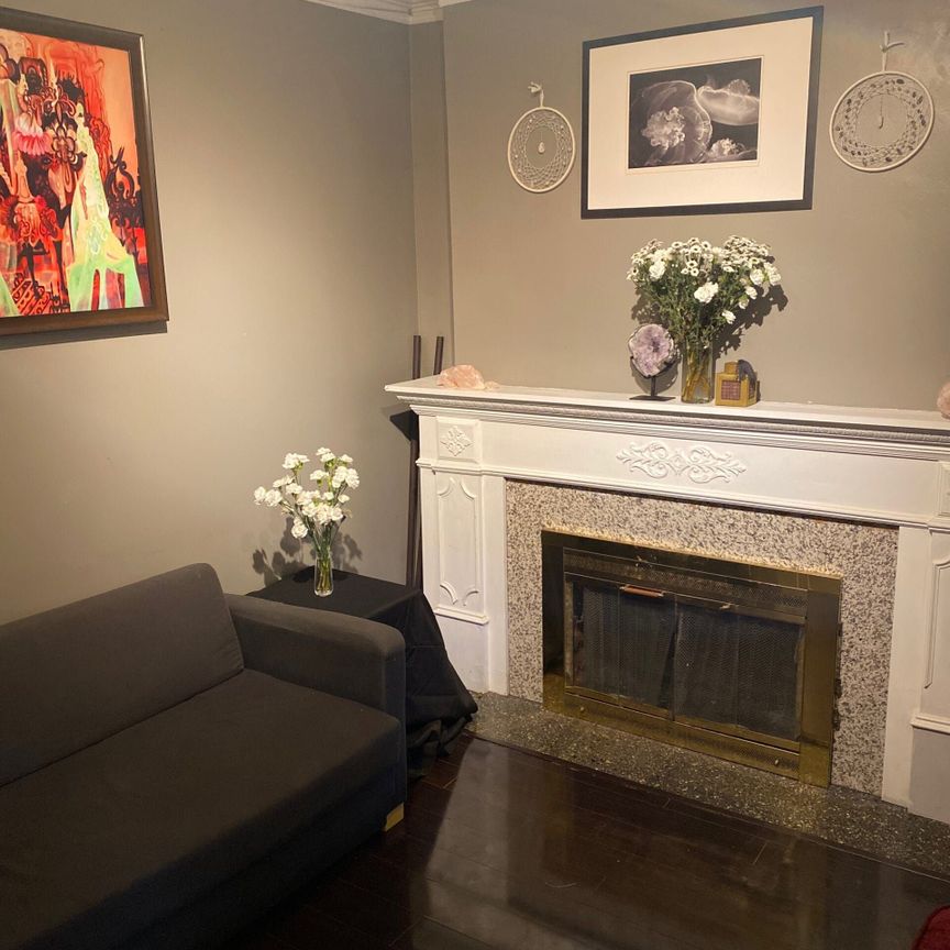 For Lease - 574 Dovercourt Road Unit# Main Fl, Toronto, Ontario - Photo 1