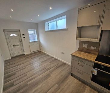 1 bedroom semi-detached house to rent - Photo 2