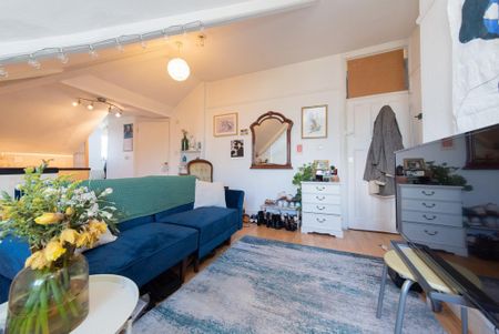 Studio to rent - Photo 2