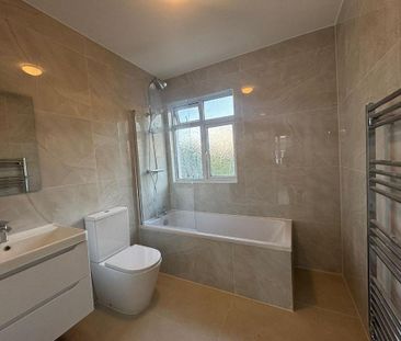 4 bedroom terraced house to rent - Photo 6