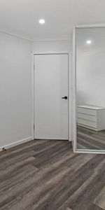 Modern One-Bedroom Flat in Lurnea - Photo 4