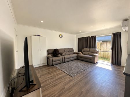 4-Bedroom Townhouse in a Convenient Location - Photo 2