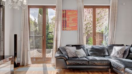 Po remoncie wolnostojący dom Wawer-ul Strzygłowska - Zdjęcie 4