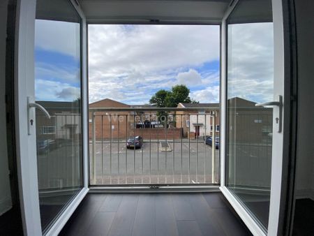 Price £1,600 pcm - Available Now - Unfurnished - Photo 4
