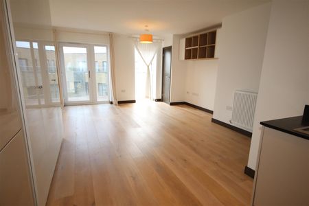 1 bedroom Apartment to let - Photo 3