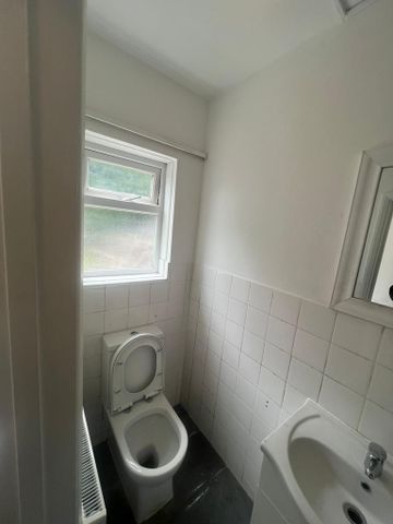 1 bedroom in a house share to rent - Photo 4