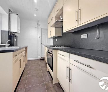 3 bedroom terraced house to rent - Photo 3