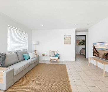 Refurbished Apartment With Ocean View - Photo 3