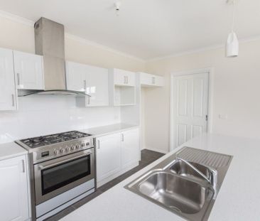 Neat 3 bedroom, 2 bathroom home - Photo 1