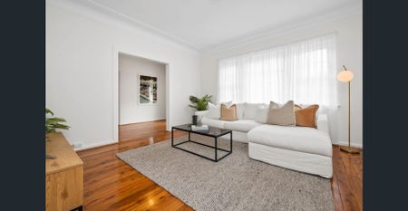 Traditional Charm - Ideal Family Home - Photo 2