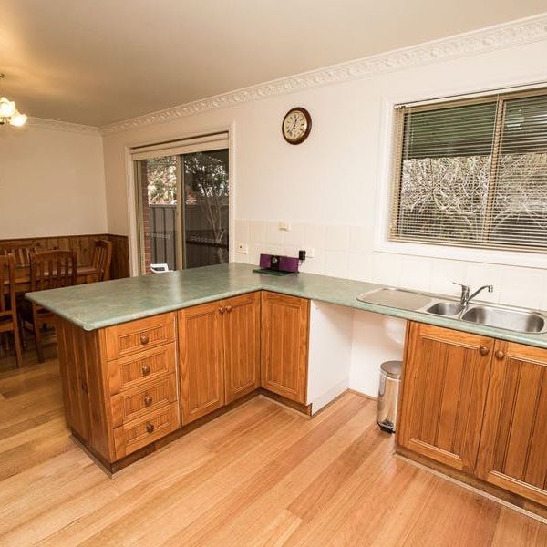 Fully Furnished Inner City Townhouse - Photo 1