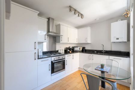 Flat 2 23 Kempsford Gardens, London - Photo 3