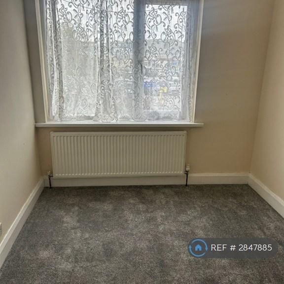 3 bedroom end of terrace house to rent - Photo 1