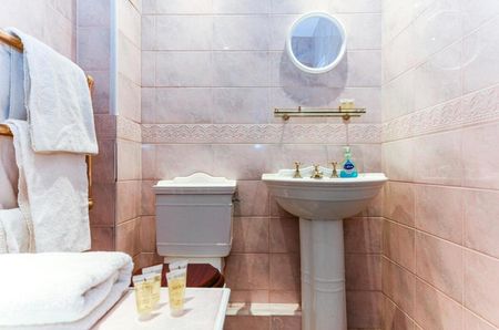 Hyde Park Gate - Photo 2