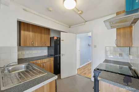 Newminster Road, Morden, SM4 - Photo 3