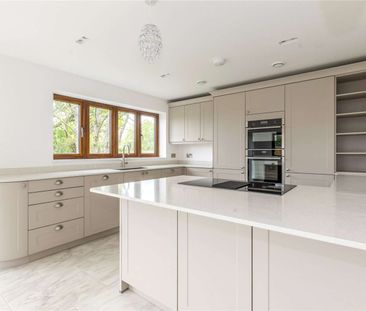 Beautifully presented, newly built family home with stunning rural ... - Photo 6