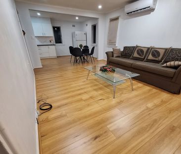 Peaceful, Light filled 3 Bed Family Residence - Riverwood center - Photo 1