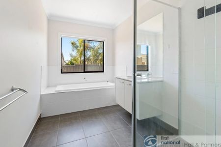 Family home in popular Cornerstone Estate! - Photo 5