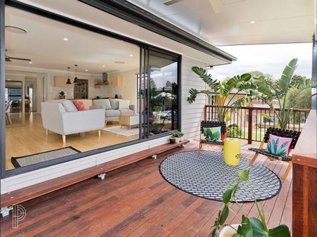 Modern Shared Living in Red Hill – Fully Furnished Rooms with All Bills Included - Photo 2