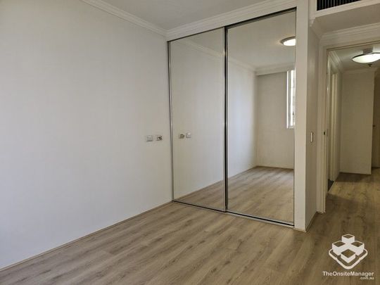 Newly Renovated 2 Bedroom 2 Bathroom Apartment - Photo 1