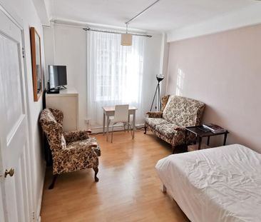 Studio to rent - Photo 1