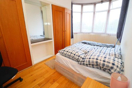 Room in a Shared House, Leigham Vale, SW16 - Photo 4