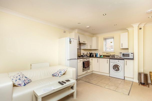 2 bedroom terraced house to rent - Photo 1