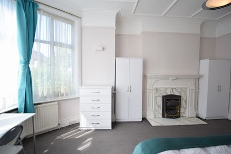 Room in a Shared House, James Avenue, NW2 - Photo 2