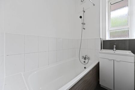 Price £473 pw - Available 04/07/2026 - Furnished - Photo 4