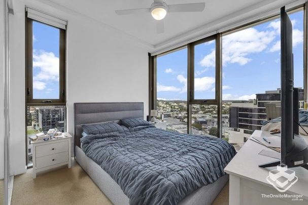 Double Car Park - 2 Bedroom Apartment For Rent in Newstead - Photo 1