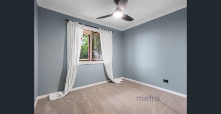 This 2 Bed, 2 bath with air con is calling your name! - Photo 4