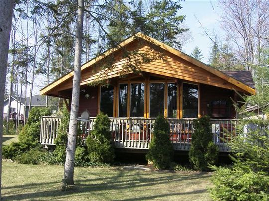 For Lease - 72 59th Street, Wasaga Beach, Ontario - Photo 1